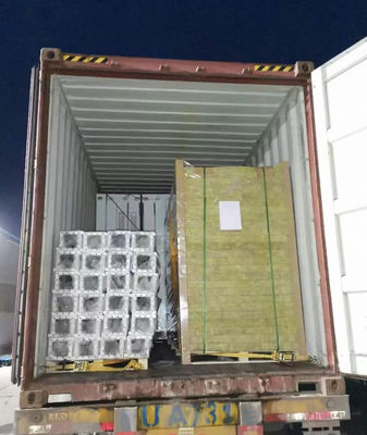 Plywood Floor Container House Prefab Container Homes With EPS Sandwich Panel Wall