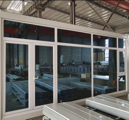 Steel Door Prefabricated Container House 20ft 40ft Modular Steel Container Homes